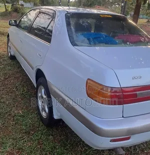 Toyota Corona Premio 2000 Silver