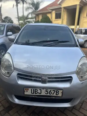 Toyota Passo 2010 Silver