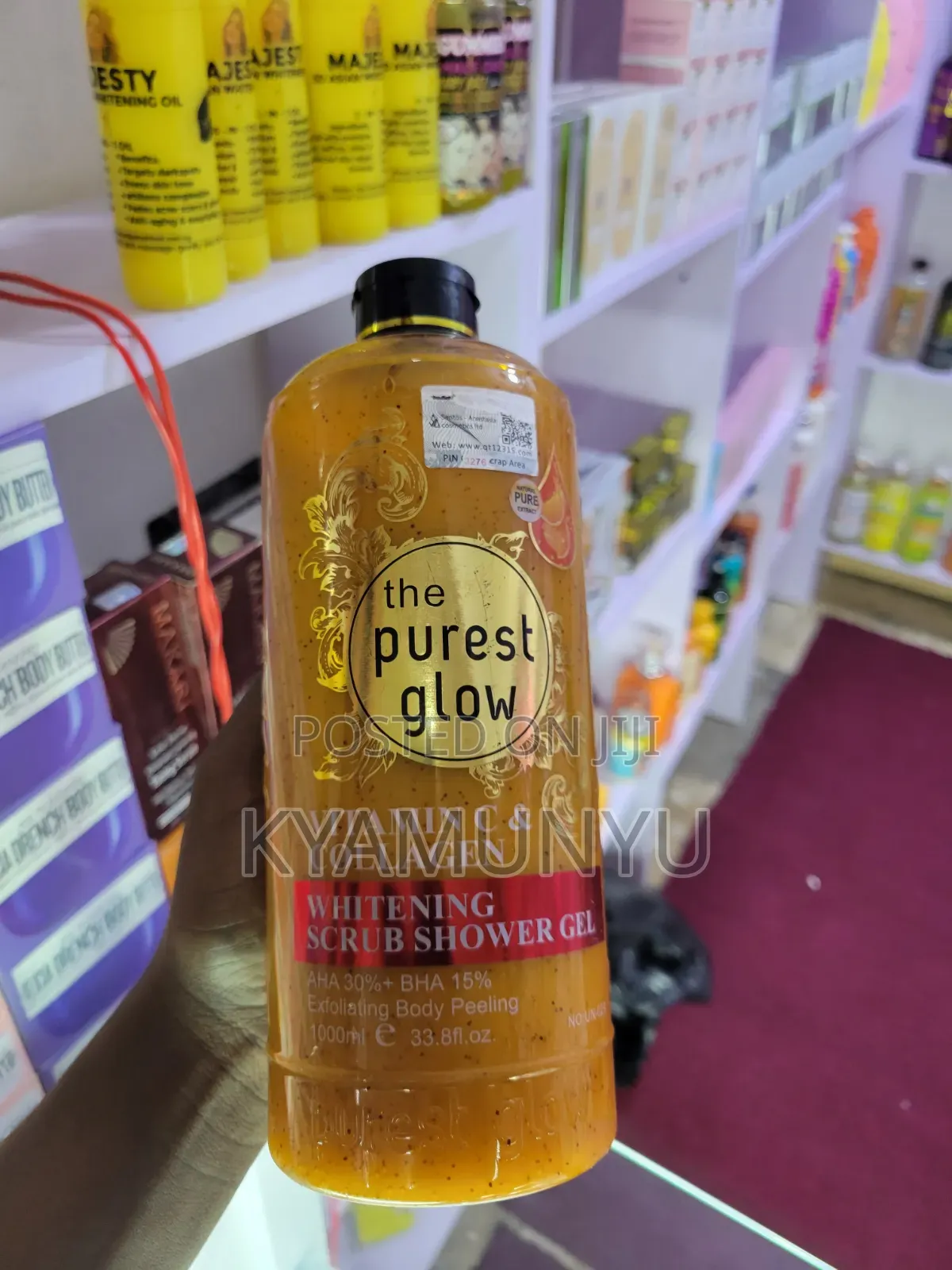 The Purest Glow Vitamin C Collagen Whitening Scrub Showergel