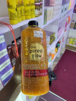 The Purest Glow Vitamin C Collagen Whitening Scrub Showergel