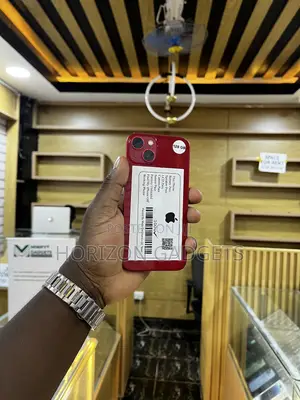 Apple iPhone 13 128 GB Red