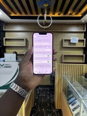 Apple iPhone 13 128 GB Red