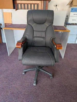 Rotating and Adjustable Executive Office Chair
