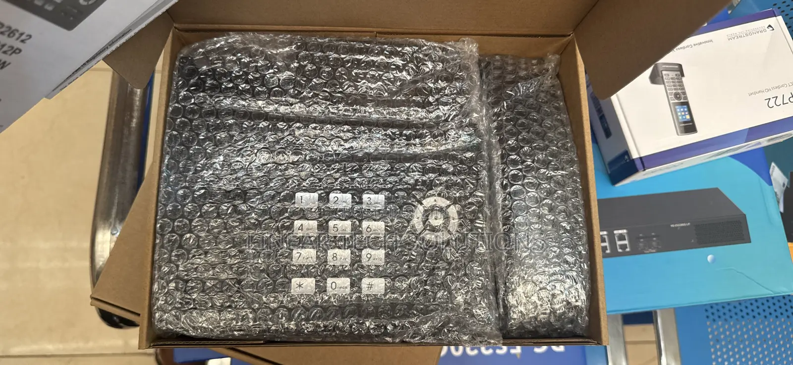 Grandstream GRP2612W Carrier-Grade IP Phone
