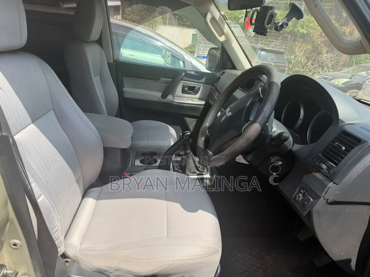 Mitsubishi Pajero 2012 Gray