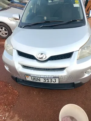 Toyota IST 2010 Silver