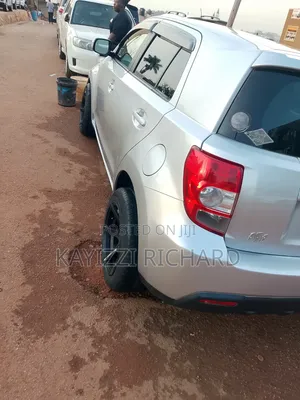 Toyota IST 2010 Silver