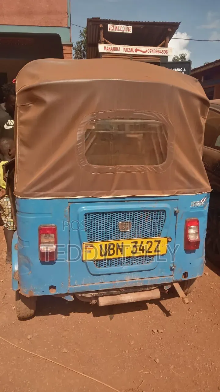 Bajaj RE 2022 Blue
