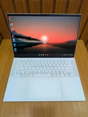 New Laptop Dell XPS 17 9710 16GB Intel Core i7 SSD 512GB
