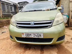 Toyota ISIS 1.8 Platana 2007 Green