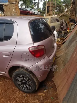 Toyota Vitz 1.3 AWD 3dr 2002 Pink