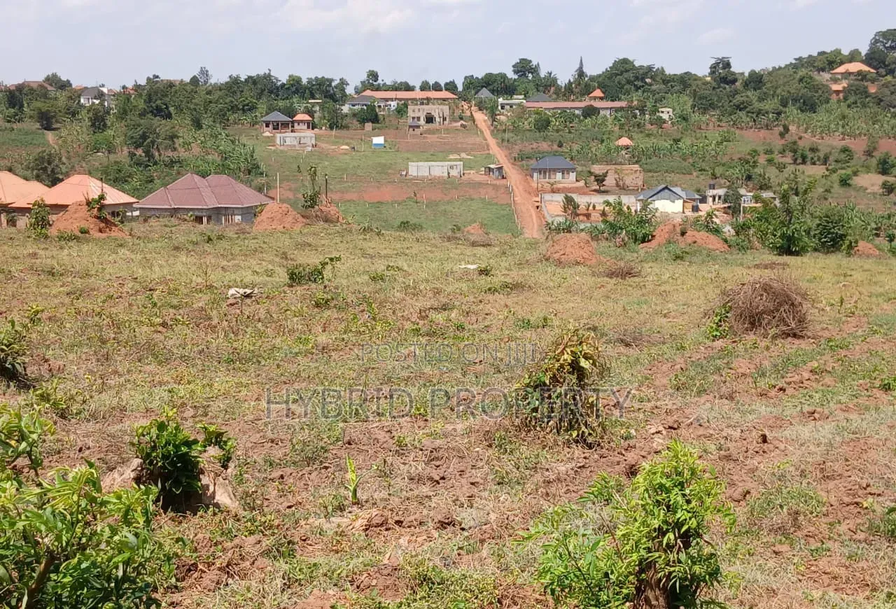 Prime Plots for Sale at Namusera~Kakunyu Kulya Show Estate~Masaka Road