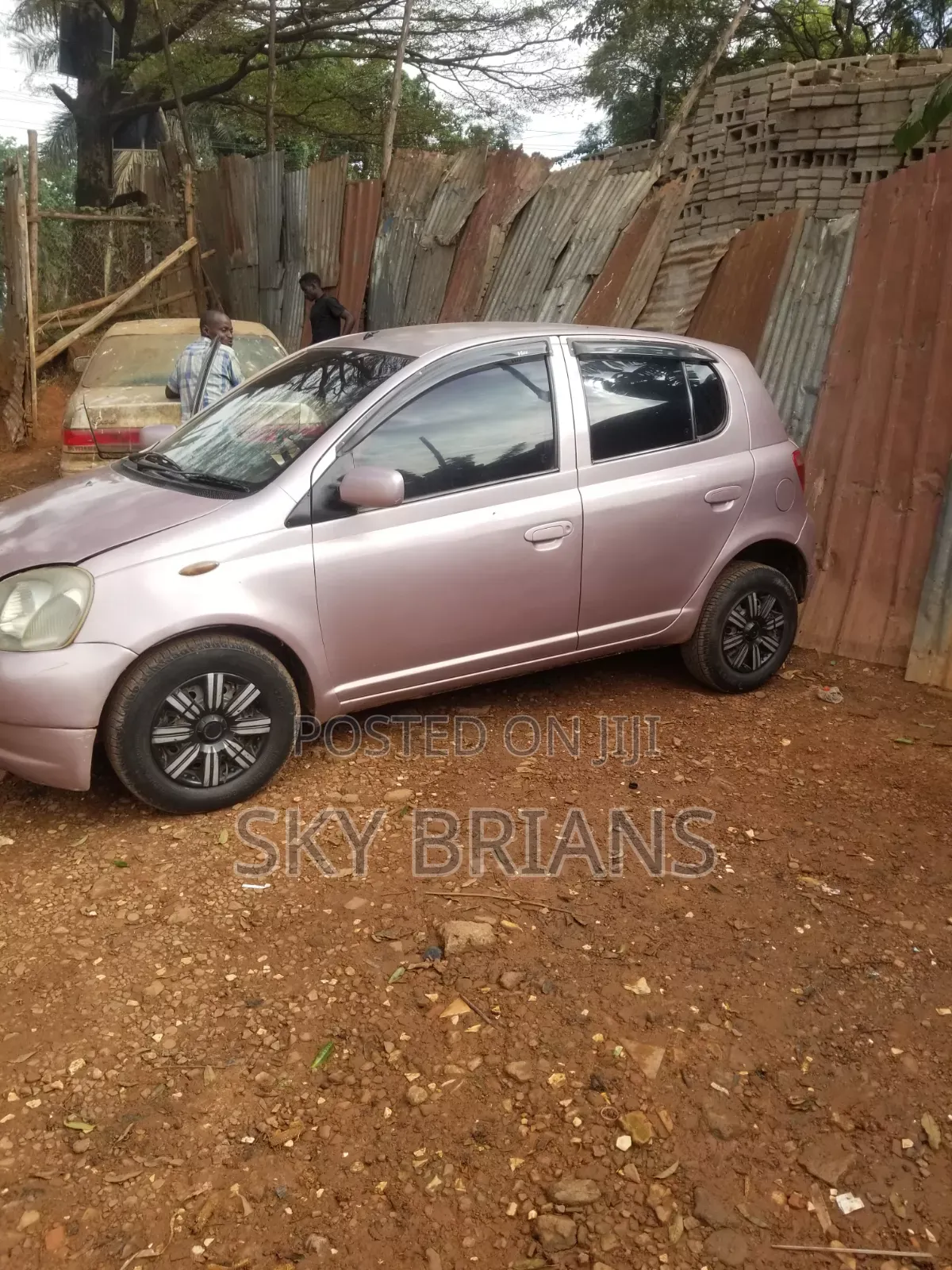 Toyota Vitz 1.3 AWD 3dr 2002 Pink