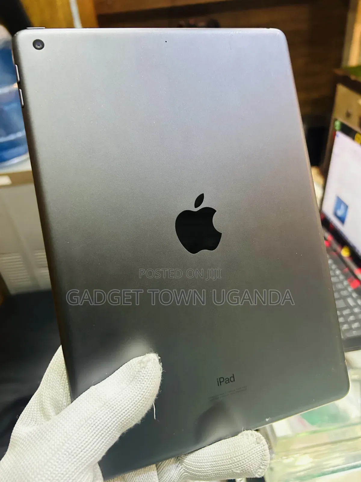Apple iPad 9.7 64 GB Gray