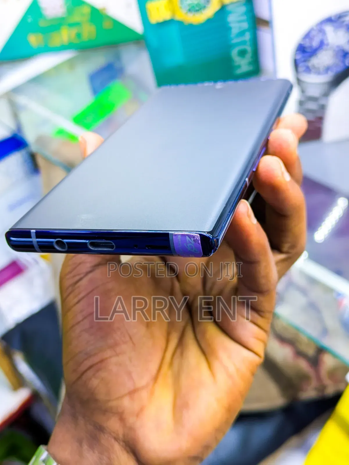Fujitsu Arrows NX9 F-52A 128 GB Blue