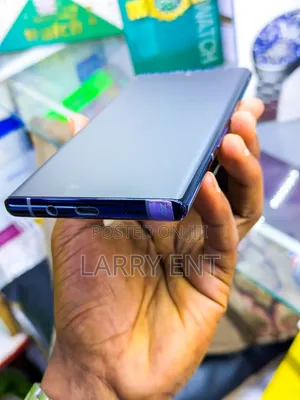 Fujitsu Arrows NX9 F-52A 128 GB Blue