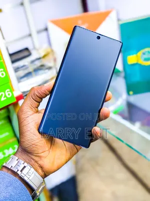 Fujitsu Arrows NX9 F-52A 128 GB Blue
