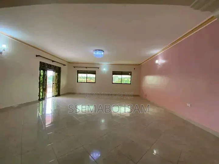 3bdrm House in Kisaasi, Central Division for rent