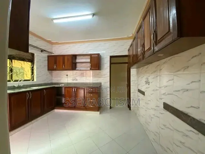3bdrm House in Kisaasi, Central Division for rent