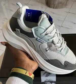 Sneakershoes