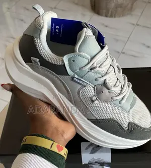 Sneakershoes