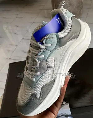 Sneakershoes