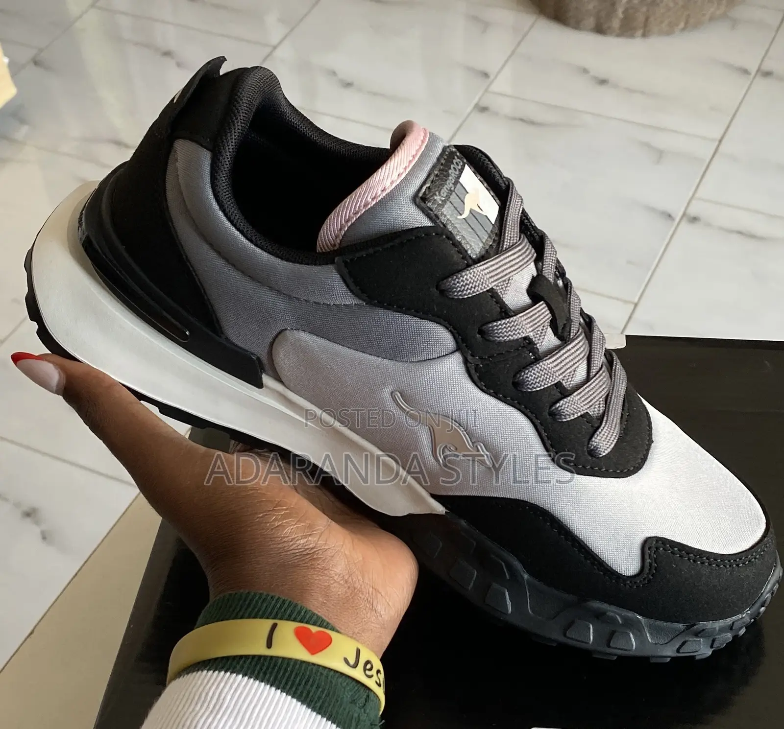 Sneaker Shoe