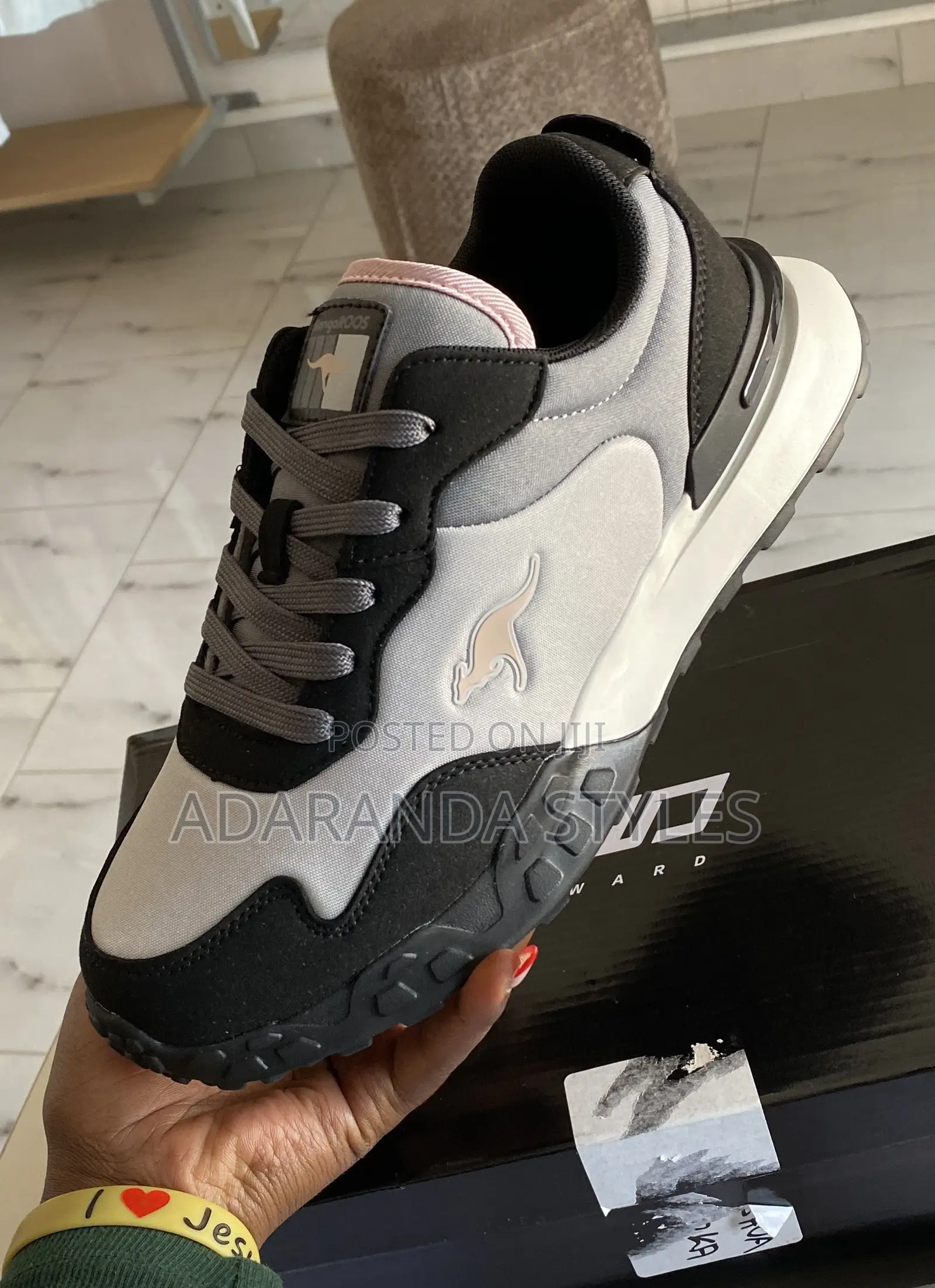 Sneaker Shoe