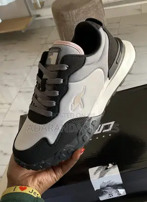 Sneaker Shoe