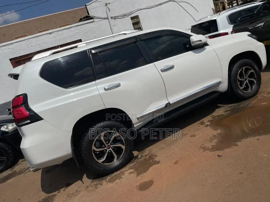 Toyota Land Cruiser Prado 2014 White