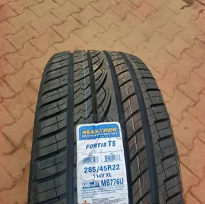 285/45r22 Maxtrek