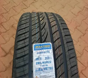 285/45r22 Maxtrek