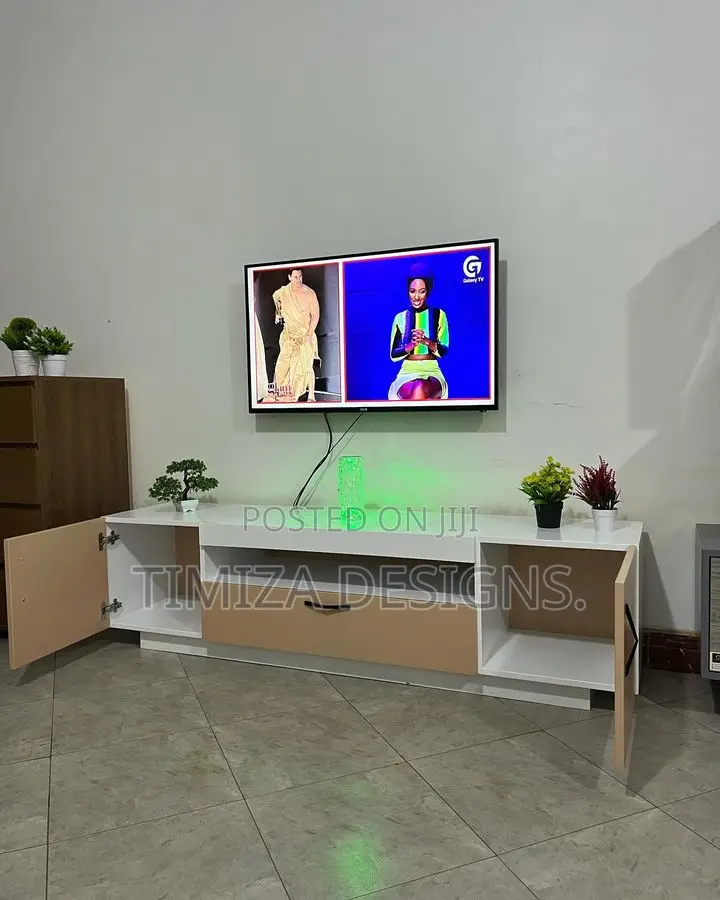 5 Feet Wooden TV Stand