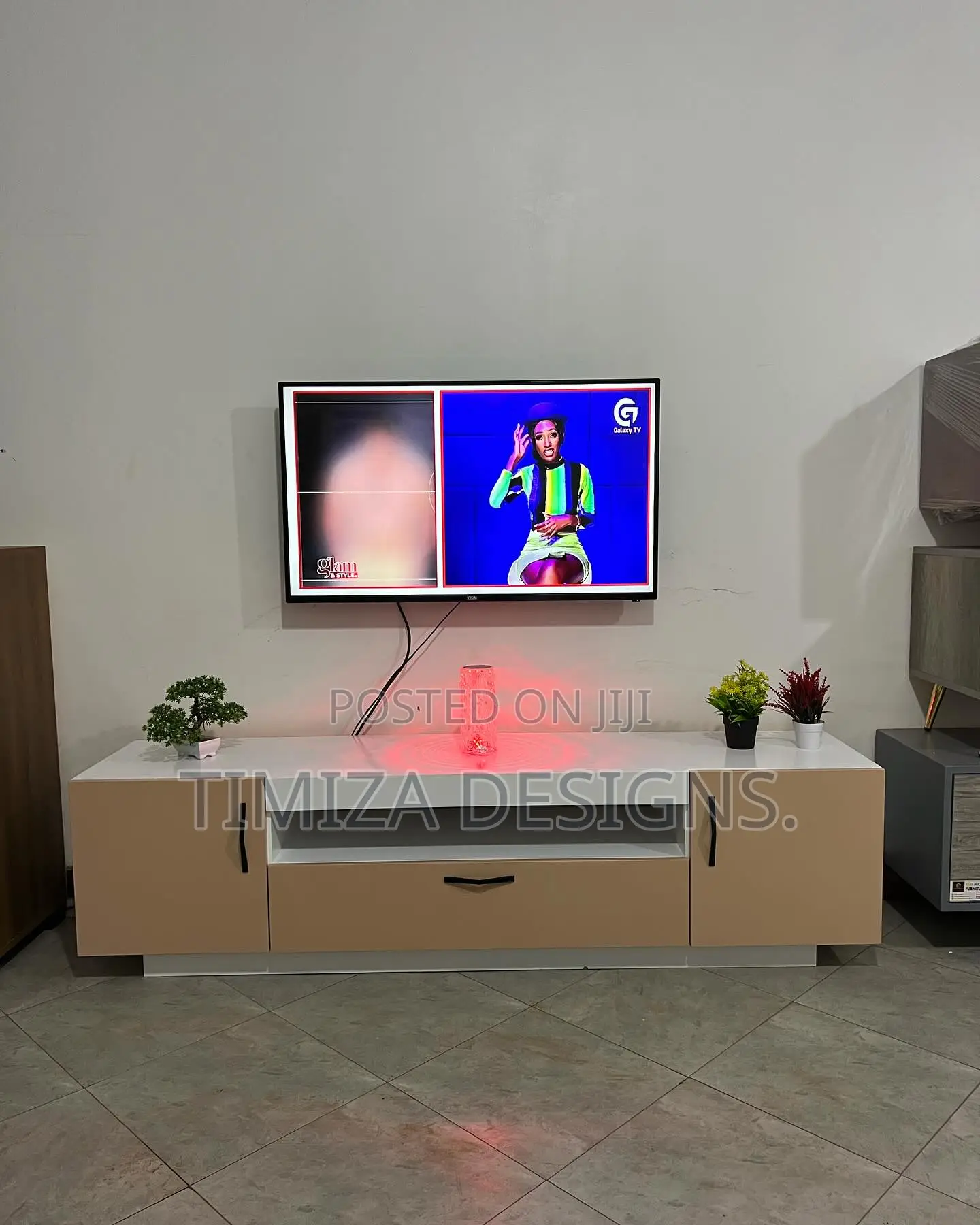 5 Feet Wooden TV Stand