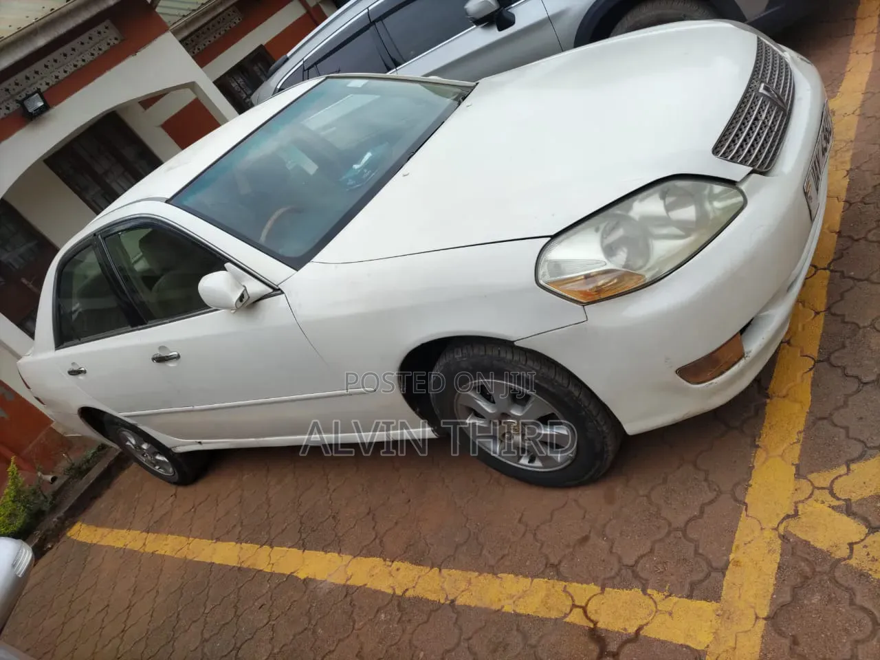 Toyota Mark II 2000 White