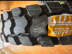 10.00r20 Mud Terrain Behind Tyres