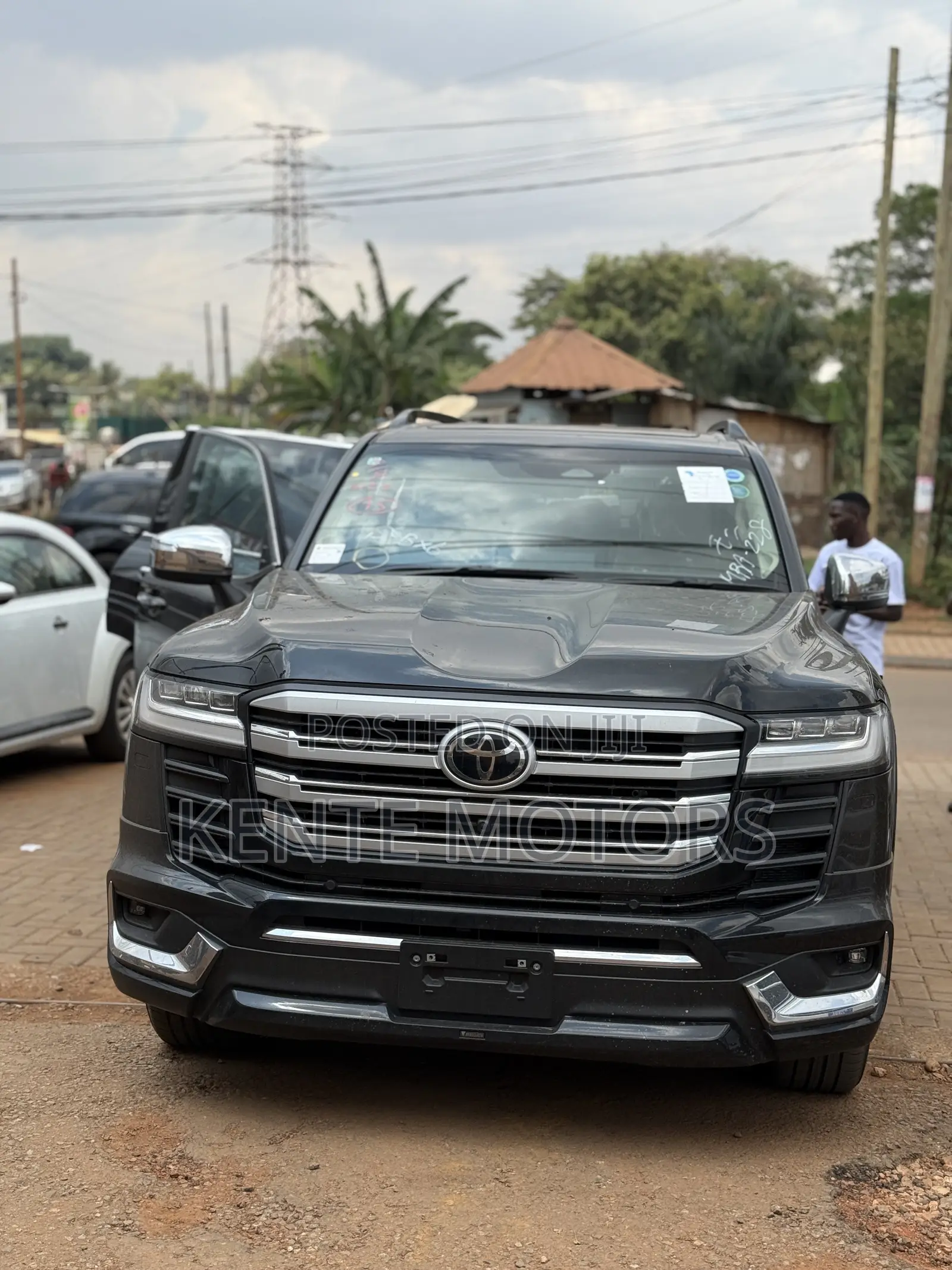 Toyota Land Cruiser LC300 2024 Black