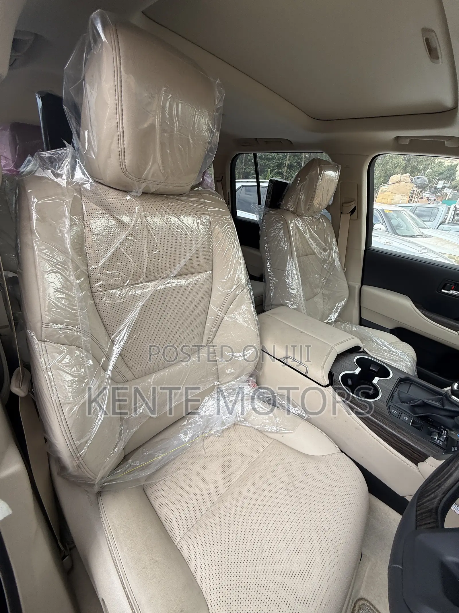 Toyota Land Cruiser LC300 2024 Black