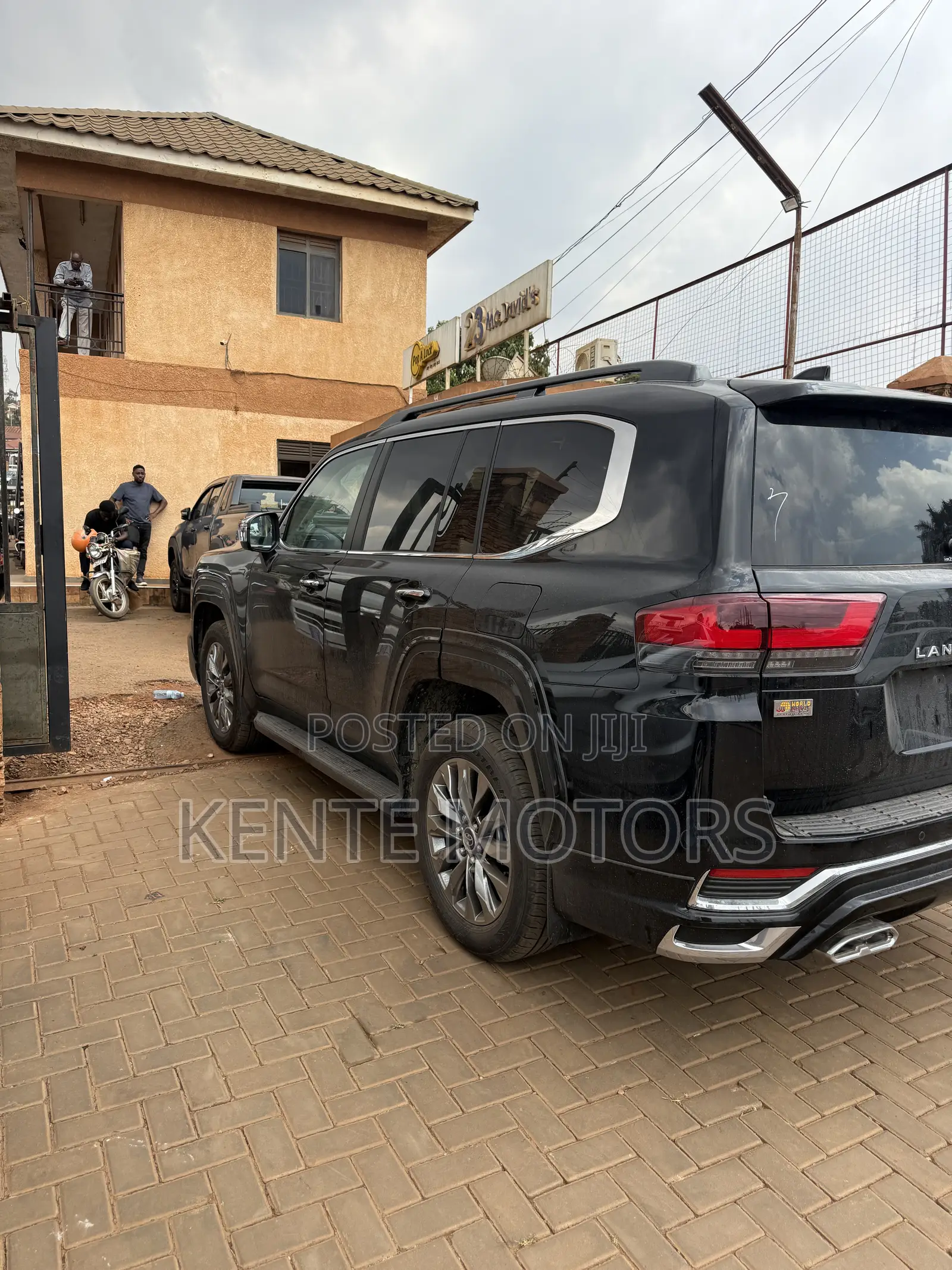 Toyota Land Cruiser LC300 2024 Black