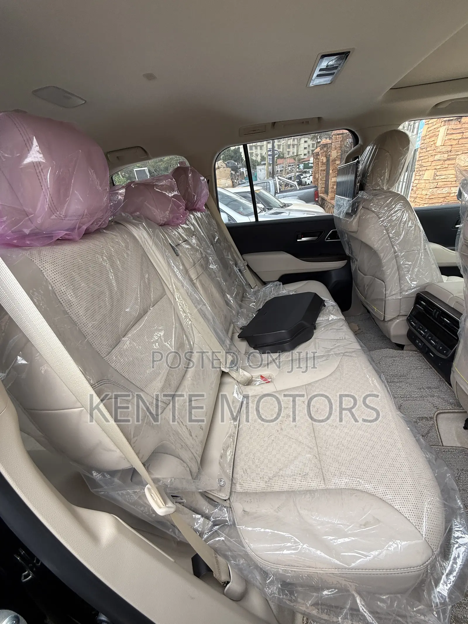 Toyota Land Cruiser LC300 2024 Black