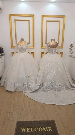 Round Long Sleeves Gown for Hire