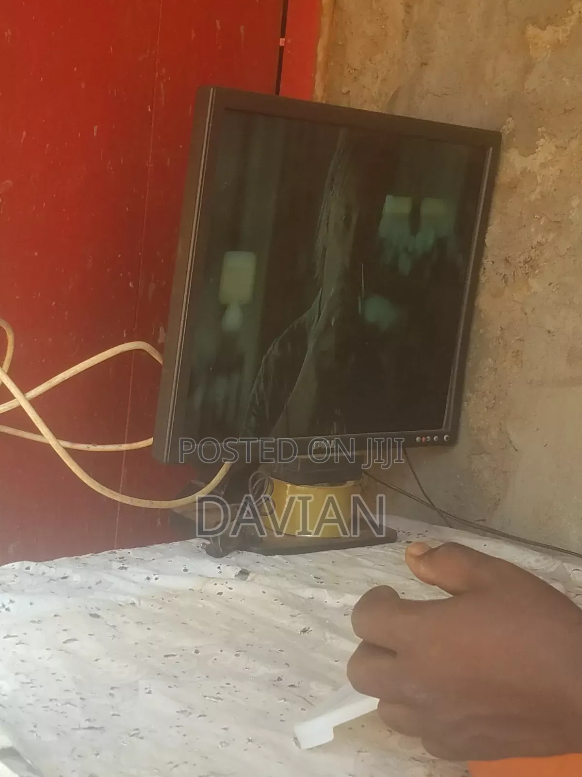 Monitor / TV