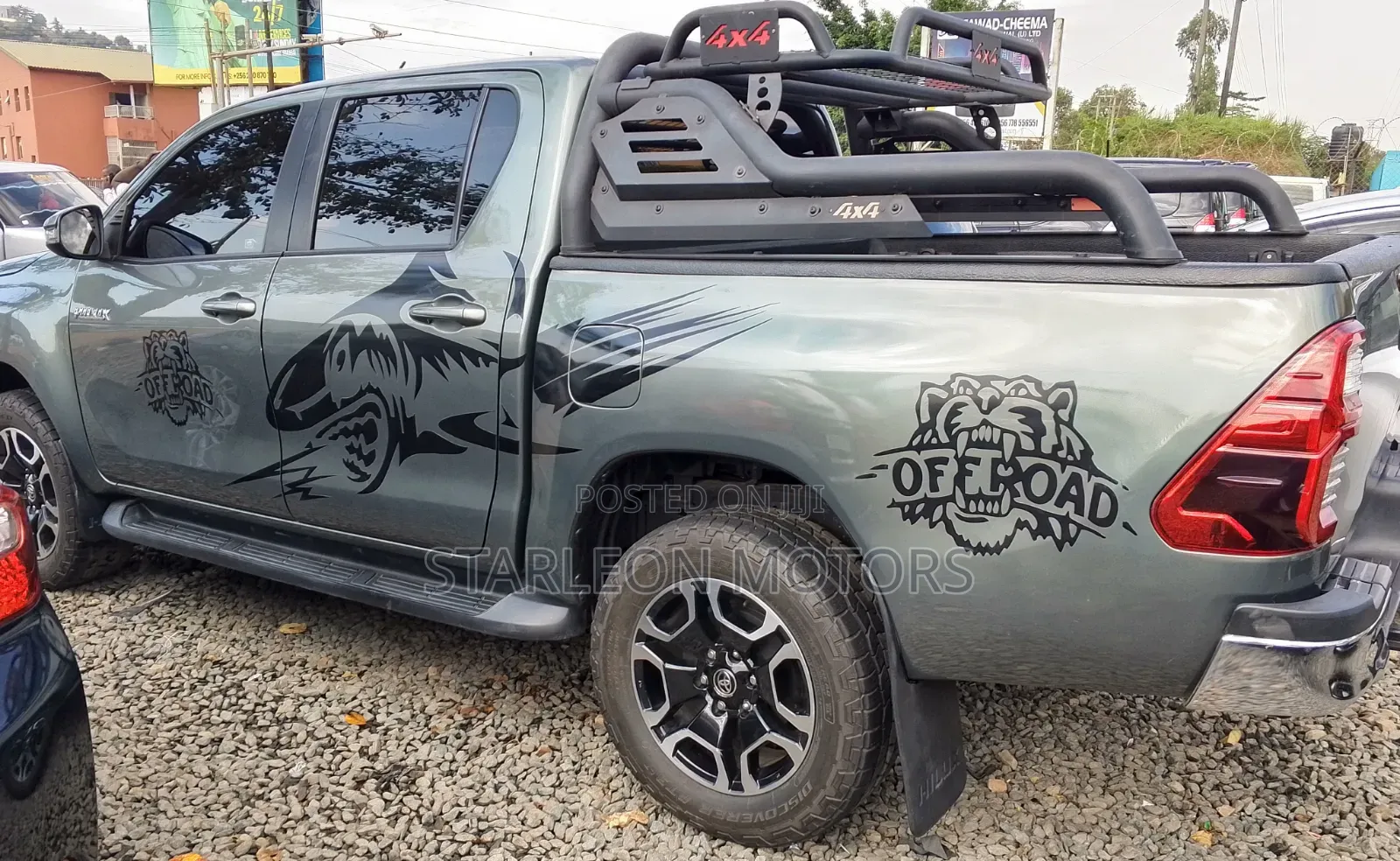Toyota Hilux 2022 Green