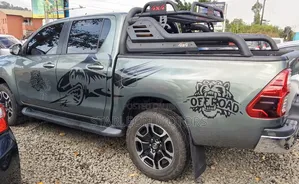 Toyota Hilux 2022 Green