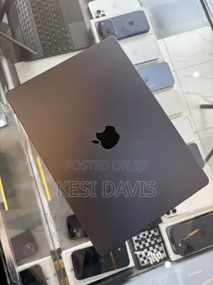 Laptop Apple MacBook Pro 2024 M3 18GB Apple M3 Pro SSD 512GB