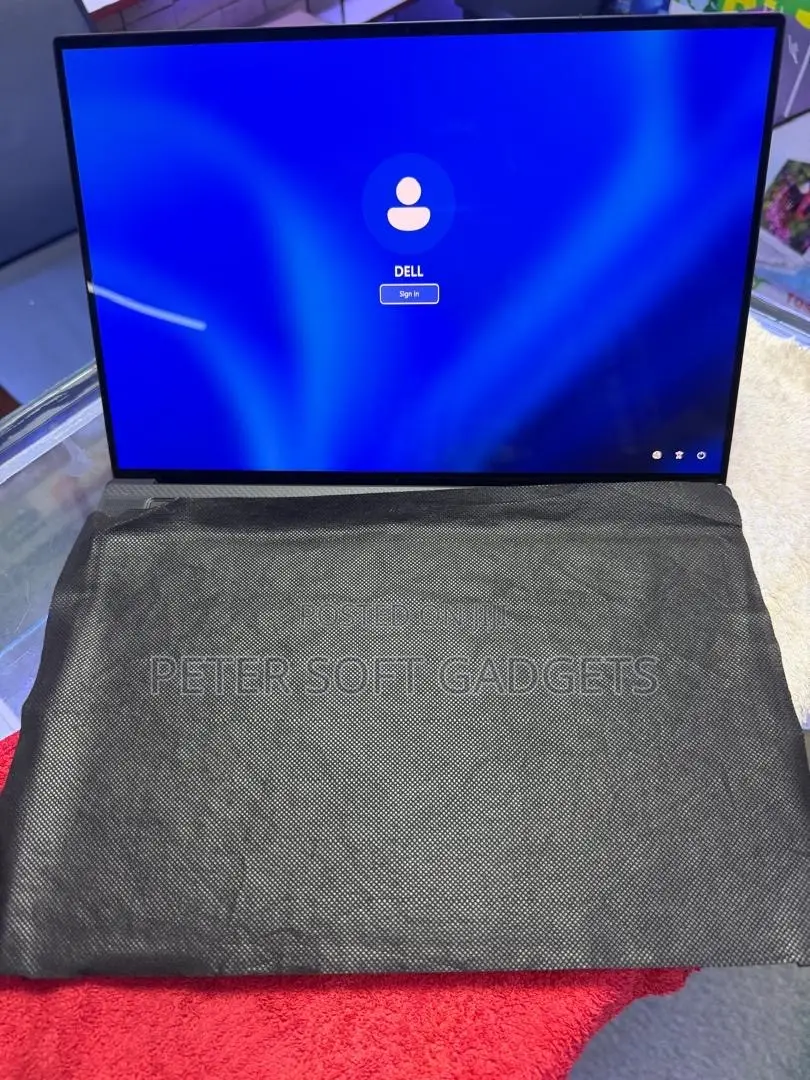 New Laptop Dell XPS 15 9530 16GB Intel Core i9 SSD 1T