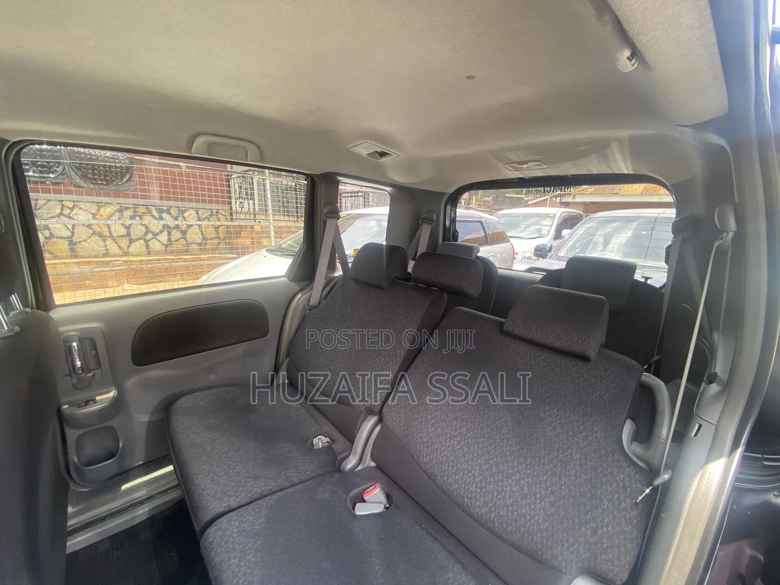 Toyota Sienta 2012 Maroon