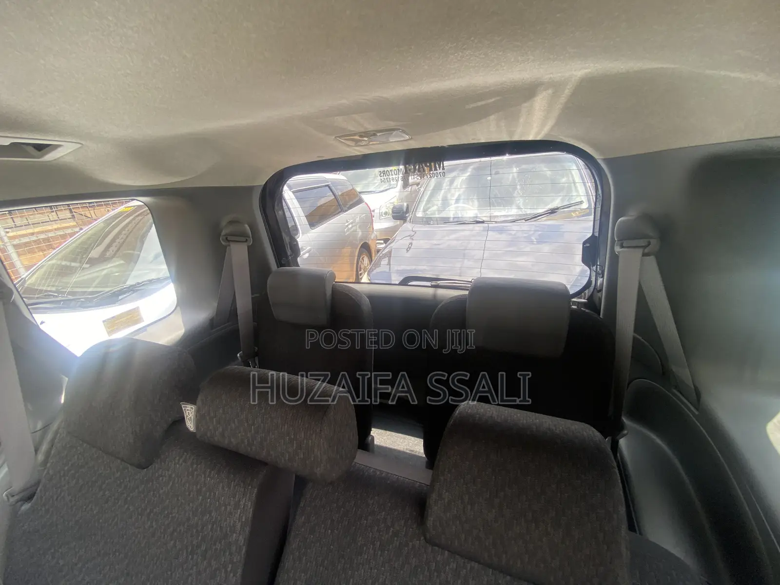 Toyota Sienta 2012 Maroon