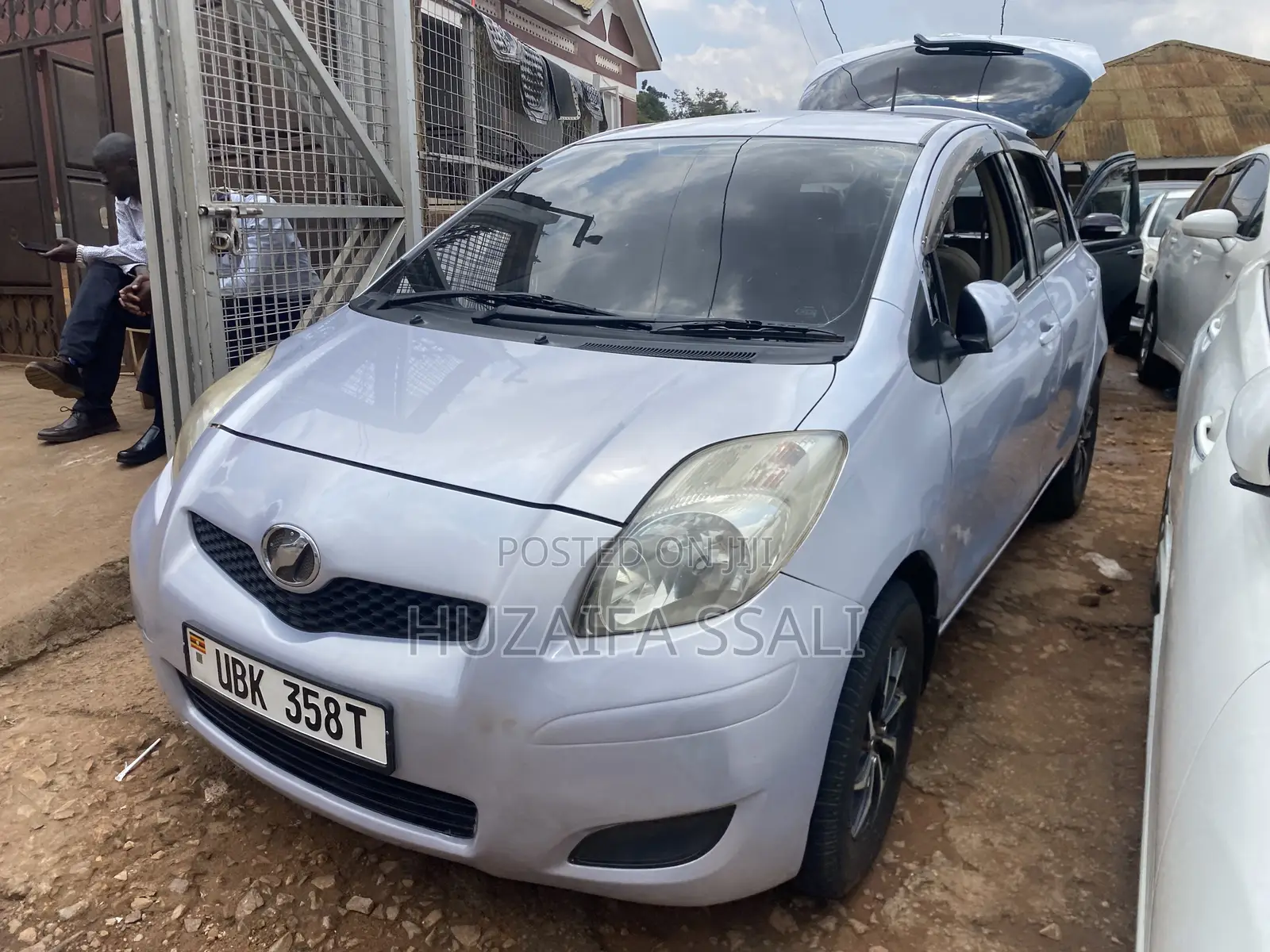 Toyota Vitz 2010 White