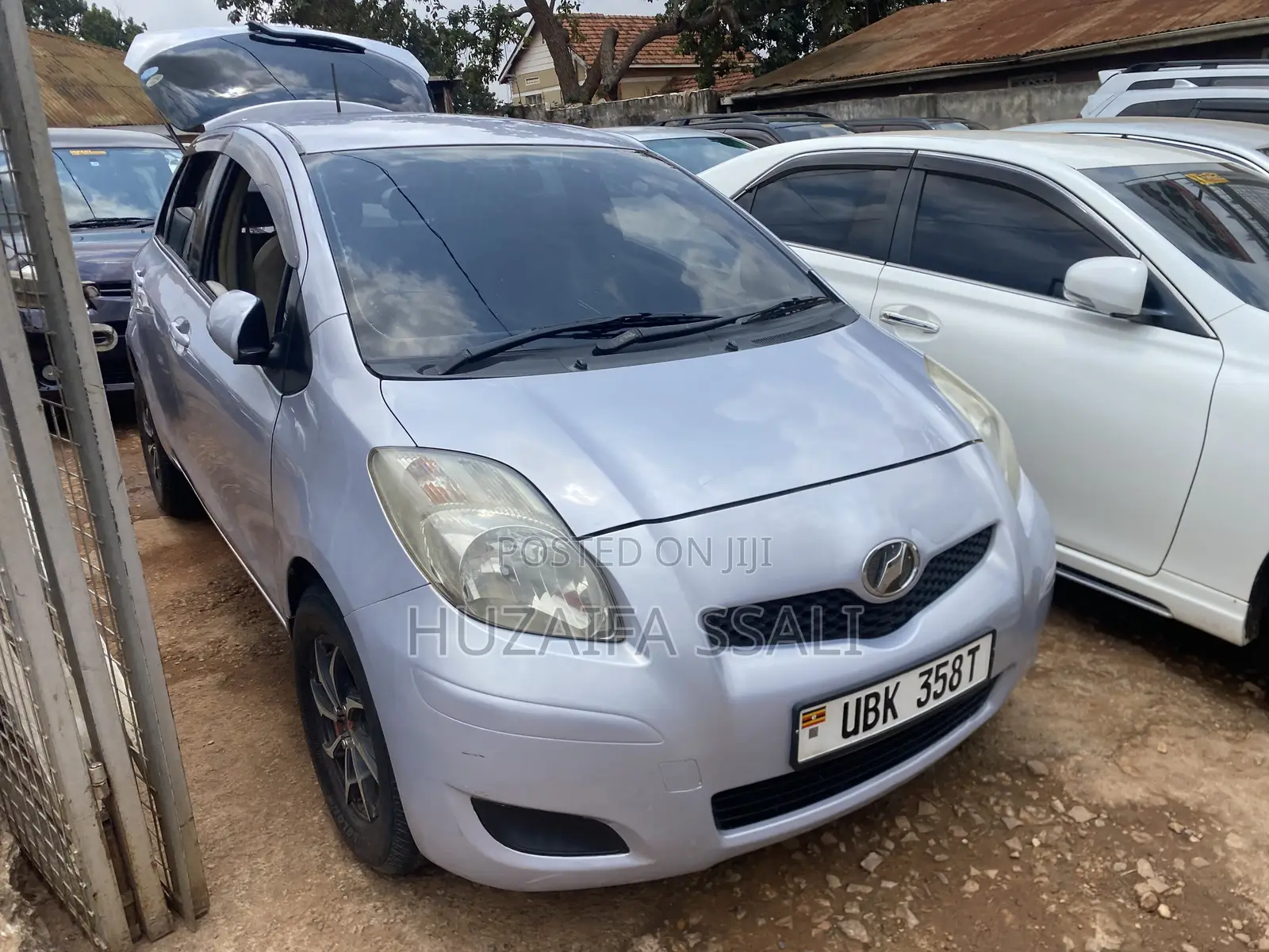 Toyota Vitz 2010 White